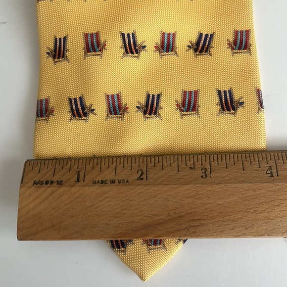Tommy Bahama’s Off Island Imported Silk Tie with Beach Chairs Made in USA - Picture 3 of 7